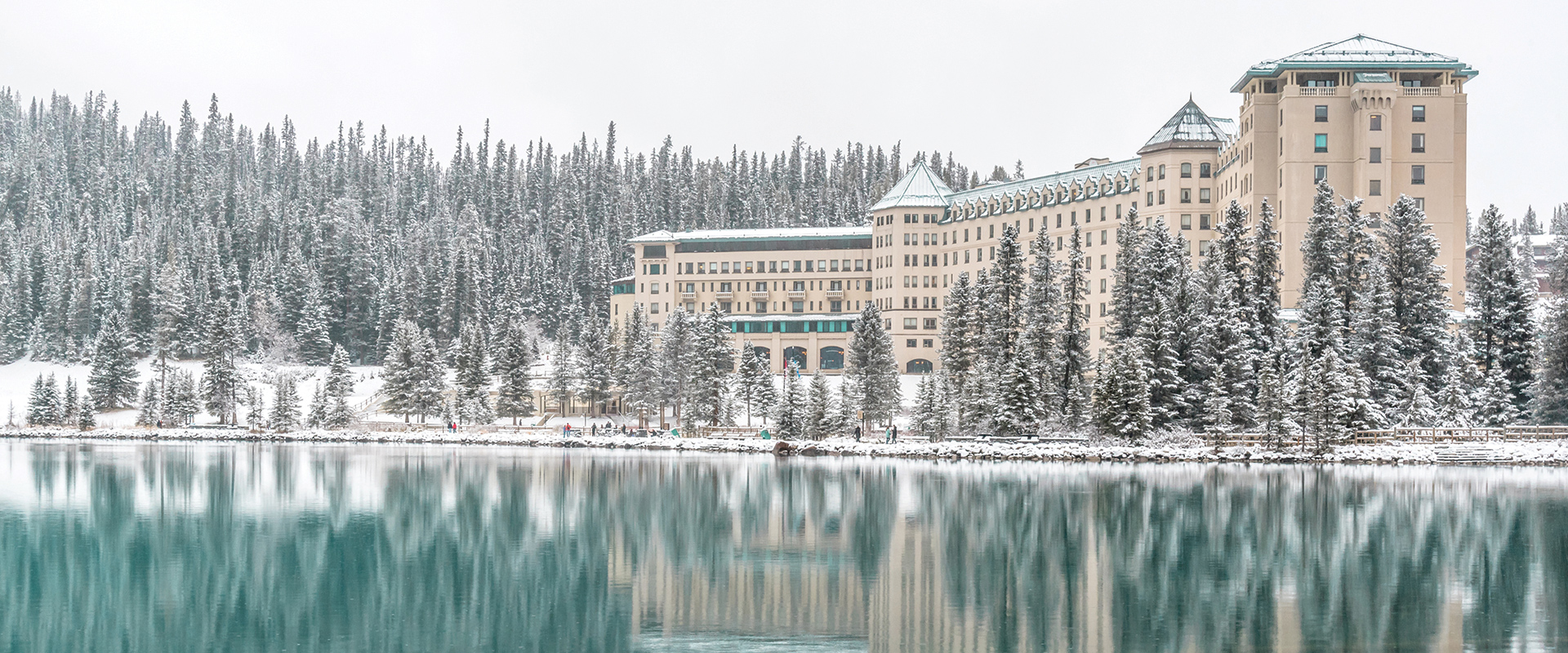 Discover beautiful Lake Louise during Winter.